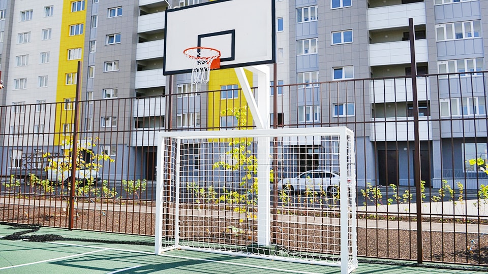 Монтаж элементов для спортивных площадок в Екатеринбурге